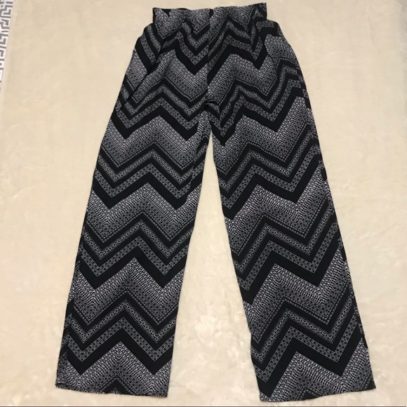 Fashion Nova Patterned Chevron Pants - Picture 2 of 4
